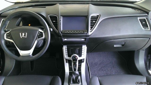 來賞車去....台南Luxgen展示間的S5