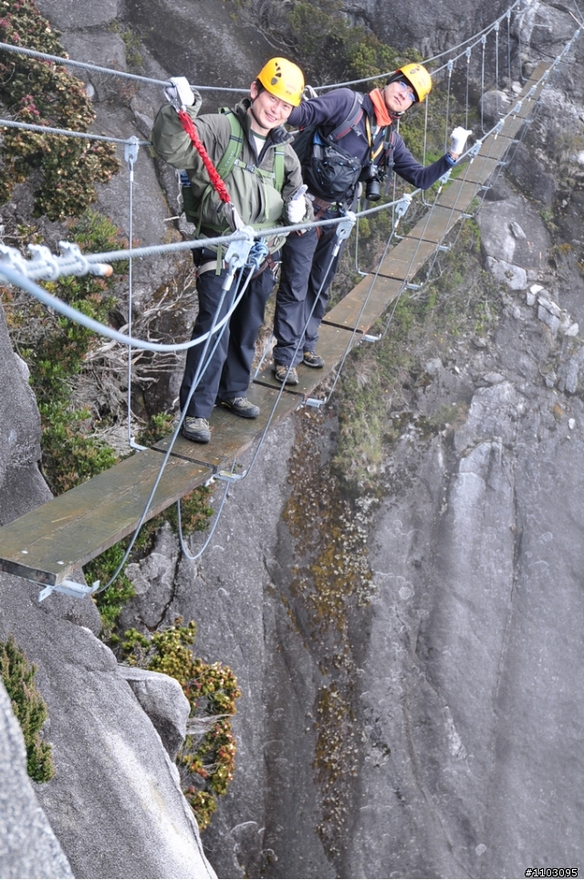[神山-沙巴] 神山加碼極限攀岩Via Ferrata-Low's Peak Circuit 差點回不來了20120228