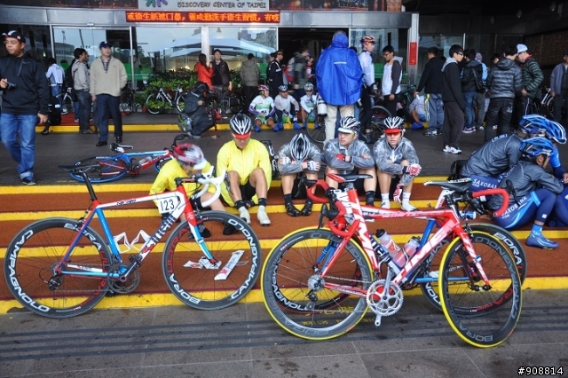 2012 自行車環台賽 第一站 台北市站 看熱鬧