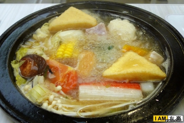 [景點] 鳳山。石二鍋 (不能訂位的店家 ! 只能現場排...)