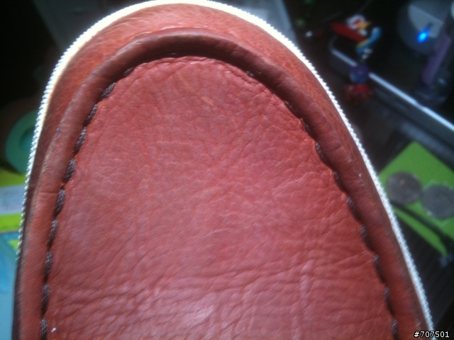 新買的Timberland 5264R爆筋，這是瑕疵品嗎？