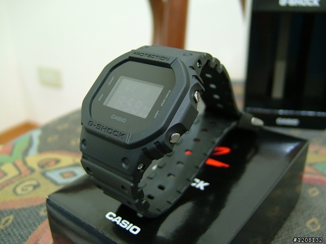 開箱：2012年全新款G-SHOCK 消光黑 DW-5600BB