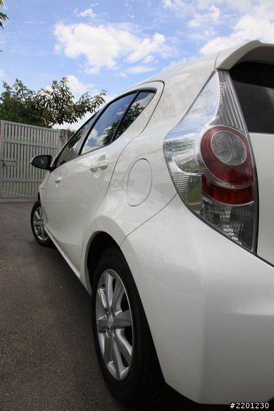 [不專業開箱圖] Prius C