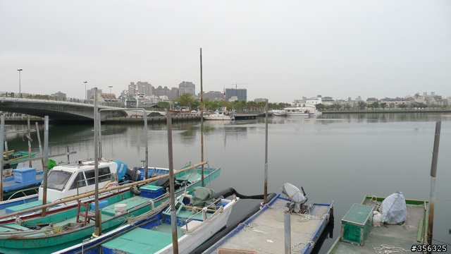 [遊記] 登德陽艦，爬高雄燈塔，逛旗津島台南-高雄單車順風行！