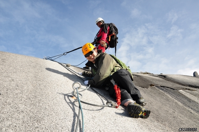 [神山-沙巴] 神山加碼極限攀岩Via Ferrata-Low's Peak Circuit 差點回不來了20120228