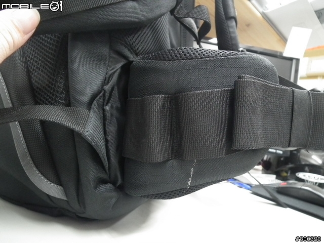 [開箱] 帶大腳架旅遊Lowepro CompuRover AW 羅普 電腦羅孚客 相機後背包