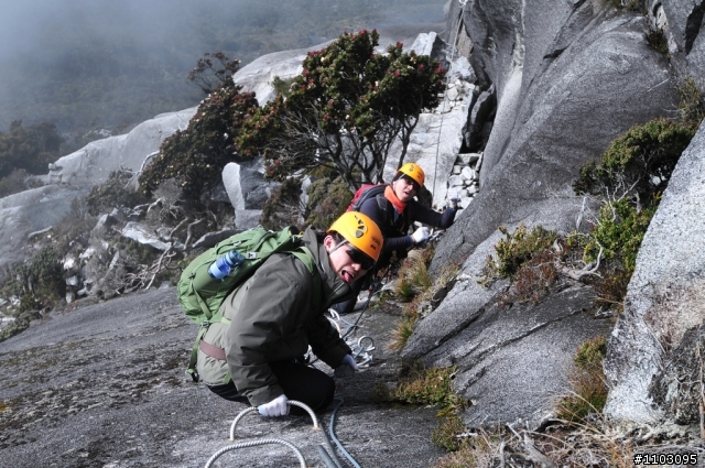 [神山-沙巴] 神山加碼極限攀岩Via Ferrata-Low's Peak Circuit 差點回不來了20120228