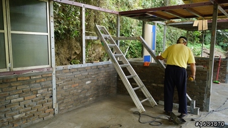  DIY簡單蓋鋼構木屋