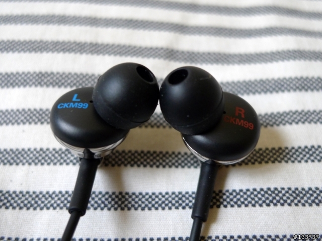 ［開箱］Audio-Technica ATH-CKM99 (鈦金屬 x 不銹鋼的合體)
