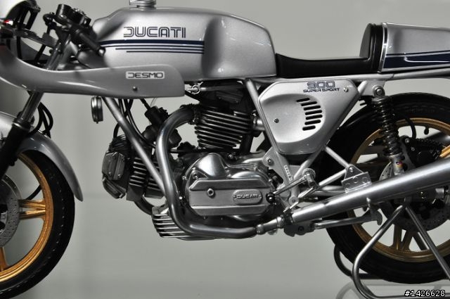 機車聰聰聰 --- 1/12  DUCATI 900SS 製作分享