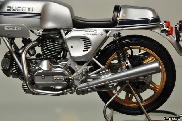 機車聰聰聰 --- 1/12  DUCATI 900SS 製作分享