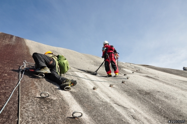 [神山-沙巴] 神山加碼極限攀岩Via Ferrata-Low's Peak Circuit 差點回不來了20120228