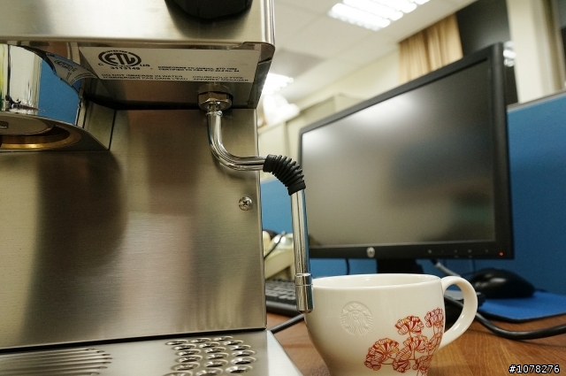 「開箱」RANCILIO SILVIA咖啡機及RANCILIO ROCKY磨豆機
