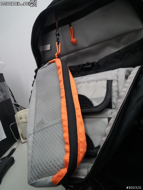 [開箱] 帶大腳架旅遊Lowepro CompuRover AW 羅普 電腦羅孚客 相機後背包