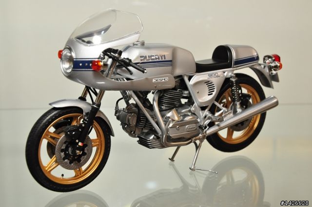 機車聰聰聰 --- 1/12  DUCATI 900SS 製作分享