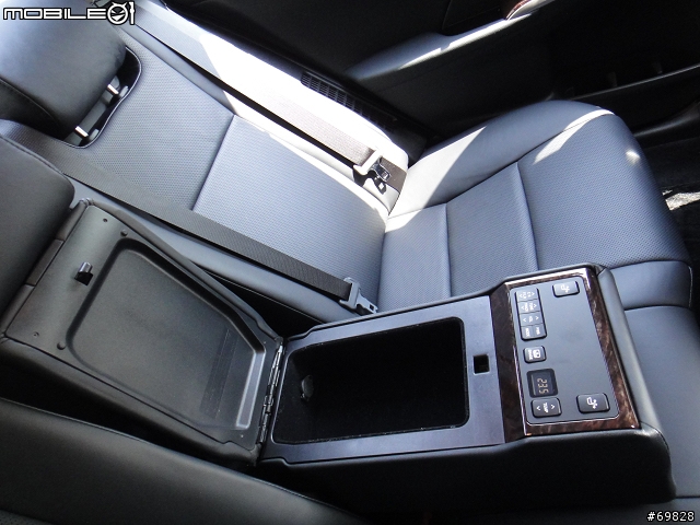 [開箱] Camry Hybrid