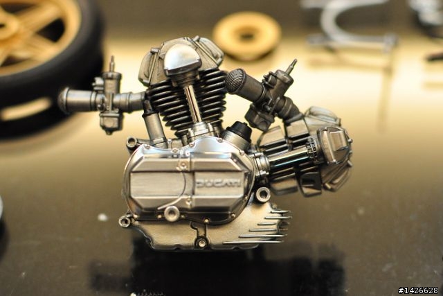 機車聰聰聰 --- 1/12  DUCATI 900SS 製作分享