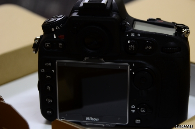 趕上開箱潮~D800 GET!