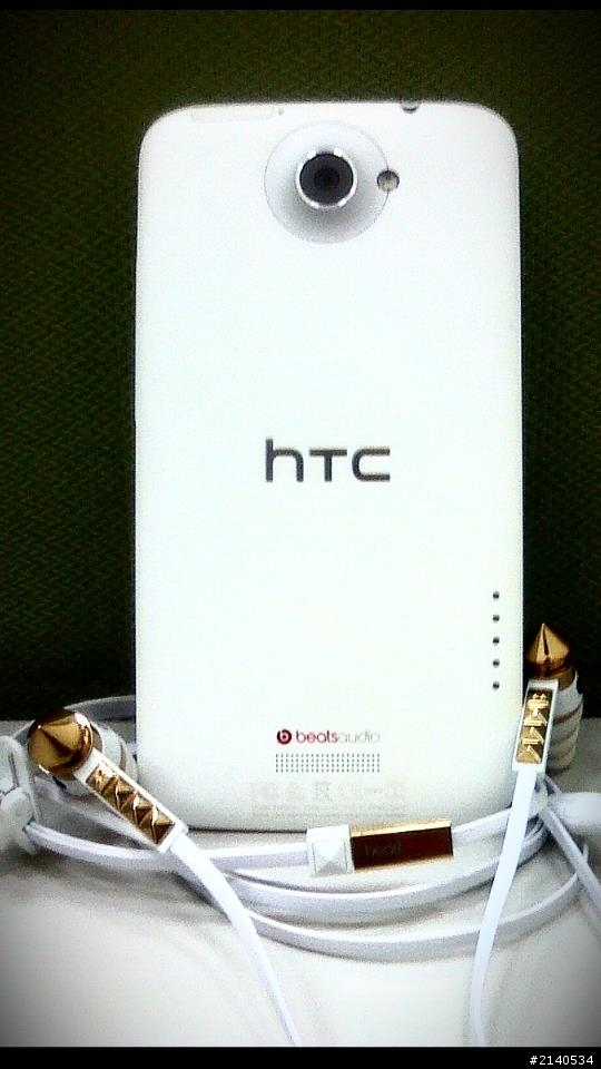 {HTC ONE X}高雄體驗會心得,(螢幕黃斑,溫度過熱,耗電的問題..)~~~