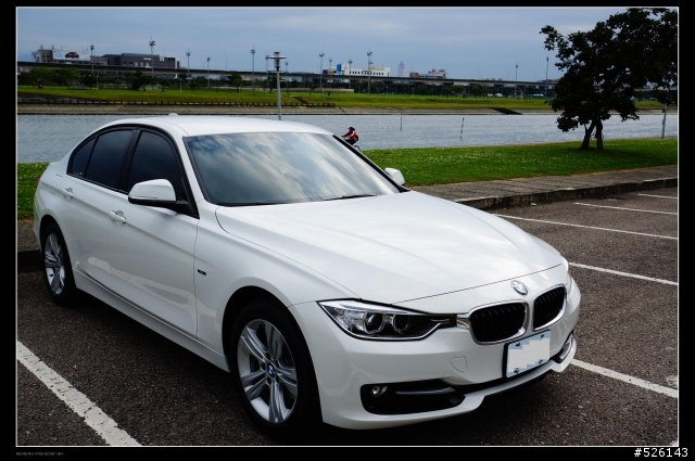 極致 BMW F30