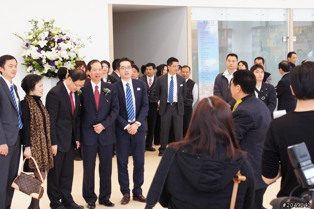 七張更新[美背辣妹開箱}[VOLVO亞洲旗艦店] 凱桃換新衣  新展間很正 辣妹露背圖超多