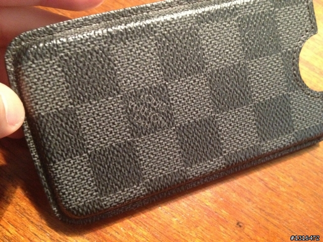 (開箱)iPhone 美麗的組合 PRADA 手機套 VS LV手機套