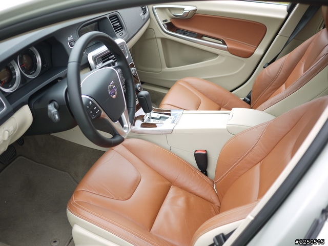 [update]超多圖不專業開箱 等待已久的VOLVO V60入手 腳踏車架上身 左撇子曝光