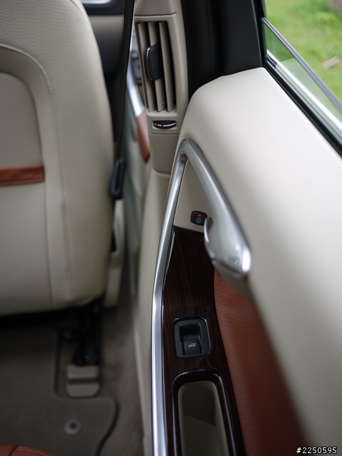 [update]超多圖不專業開箱 等待已久的VOLVO V60入手 腳踏車架上身 左撇子曝光