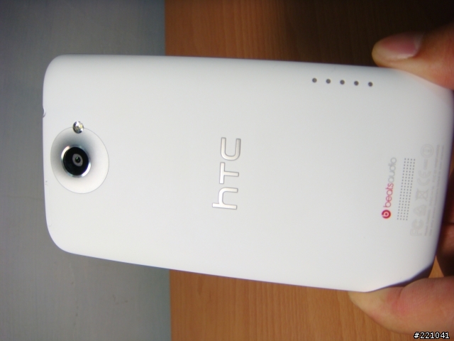 【開箱文】HTC ONE X (白)~中華續約