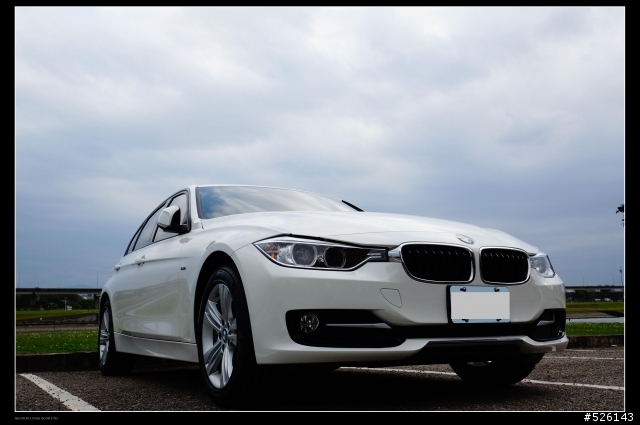 極致 BMW F30