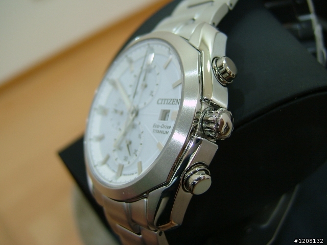 分享：CITIZEN 雪白色 Super Titanium CA0021-53A