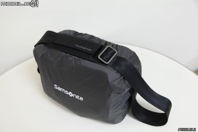 [開箱]  快取快拍 下雨免驚的好包! Samsonite相機斜揹袋
