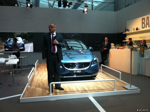 Volvo New V40實車照片(補上v40國際官方網站及專屬facebook)