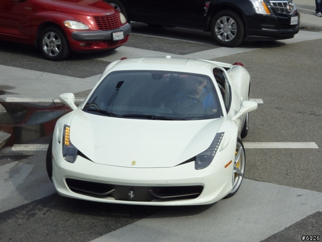 在比佛利山莊商店區看到的Bugatti超跑