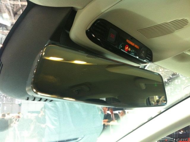 Volvo New V40實車照片(補上v40國際官方網站及專屬facebook)