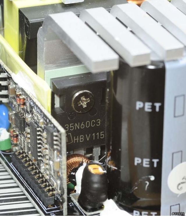 Cooler Master Silent Pro Hybrid 1300W模組化電源供應器簡介及測試