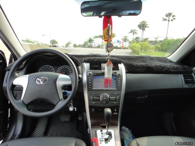 2013-10.5 代ALTIS 重新開箱文(加裝原廠車美仕配件)