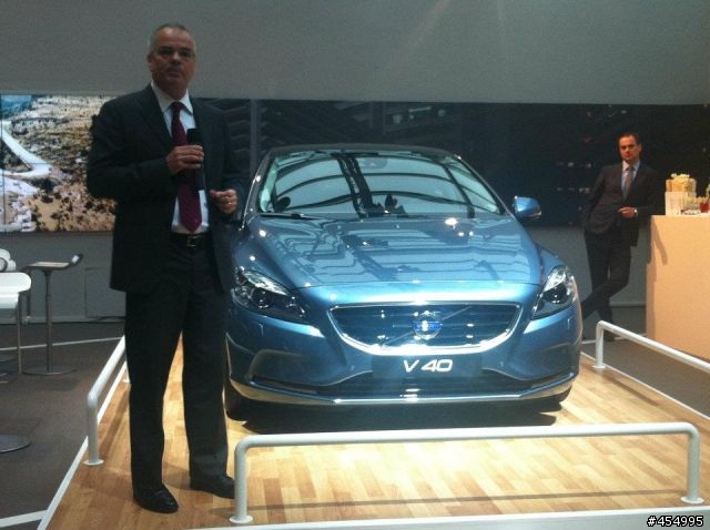 Volvo New V40實車照片(補上v40國際官方網站及專屬facebook)