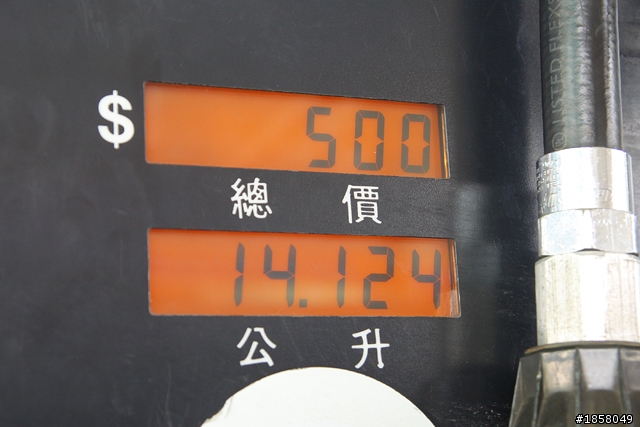 LUXGEN SUV高速油耗13公里非難事