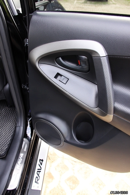 【開箱文】2012 年式 Rav4 2.4E