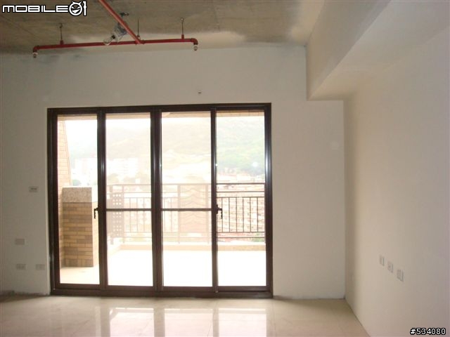 【開箱】晚了兩年的小屋開箱，有限預算下追求夢想的家~~