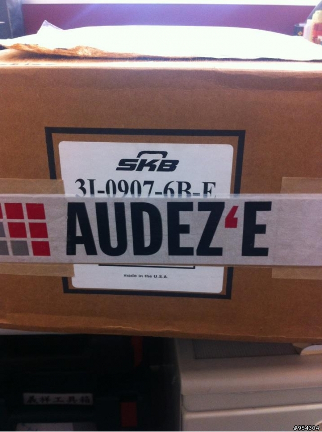 Reference 8 Salty Pepper for Audez'e LCD-3