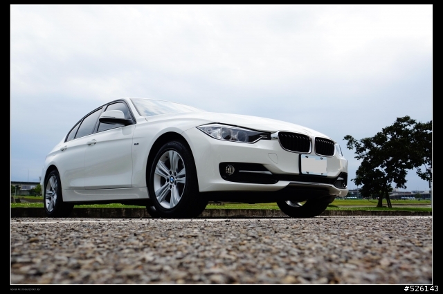 極致 BMW F30