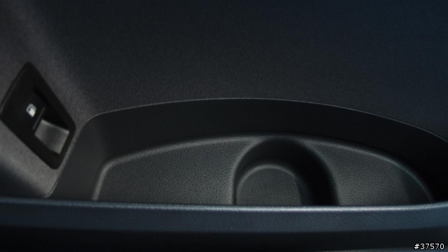 等待九個月的開箱文 VW 2012 Touran 1.6 TDI