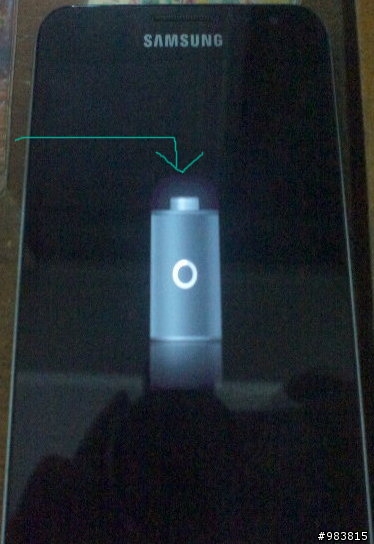 為什麼 我的 Samsung  note 才剛買沒多久  ,  Samsung  note 充電的符號就變成這個樣子呢 !?  ( 注意 是電池頭那一小塊 黑圈陰影部份)