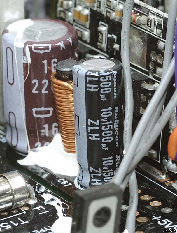 Cooler Master Silent Pro Hybrid 1300W模組化電源供應器簡介及測試