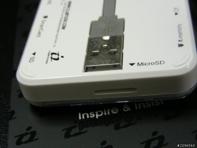 開箱分享：i2 X 兔斯基多功能讀卡機