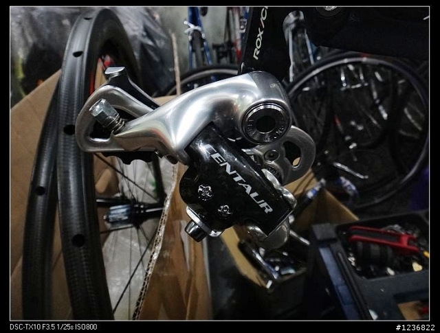 [ 開箱開箱] ROXYCLE 亞洲精工 霧消光與亮碳纖一次滿足