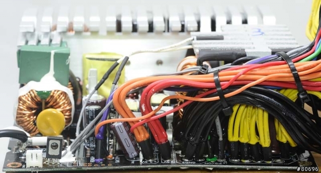 Cooler Master Silent Pro Hybrid 1300W模組化電源供應器簡介及測試