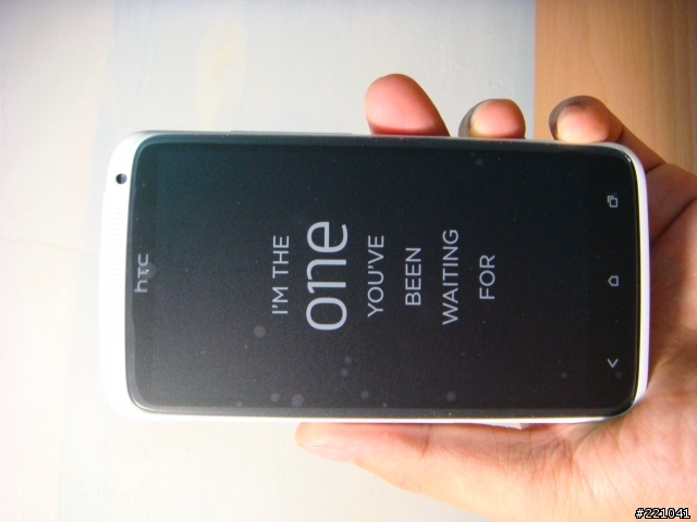 【開箱文】HTC ONE X (白)~中華續約